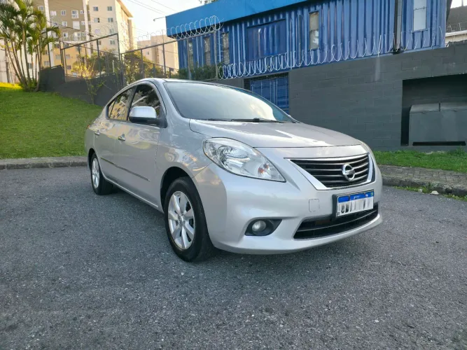 Nissan Versa SL 1.6 16V Flex Fuel 4P Mec. 2014