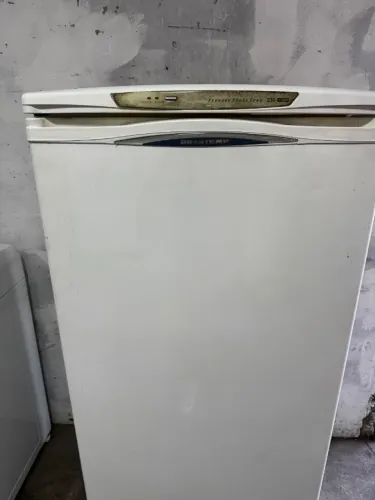 Freezer vertical gelando perfeitamente 