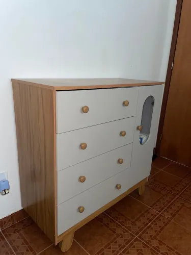 Vendo cômoda em estado de novo