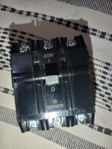 Disjuntor Nema Soprano ASM GII Tripolar 100A.