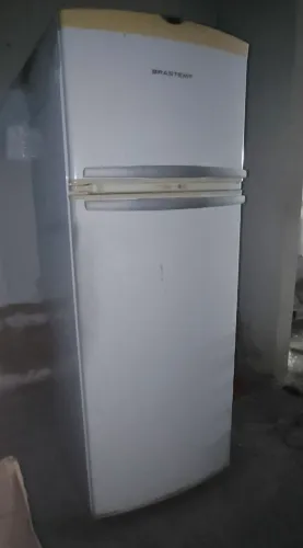 Geladeira faltando só repor o gás
