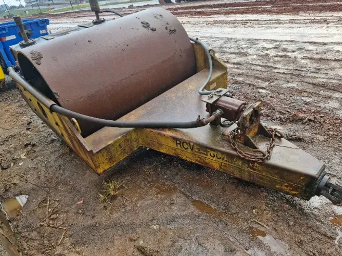 Rolo Compactador Rebocavel Agritec modelo RCV 18.000