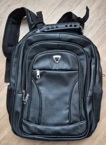 Mochila viagem notebook em couro