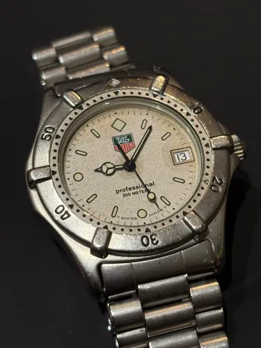 Relógio Tag Heuer 2000 Professional 200m (Ref: 962.213R) - 34mm