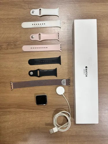 Apple Watch Series 3 (38mm) Prata + Kit Completo (Caixa e 4 Pulseiras)