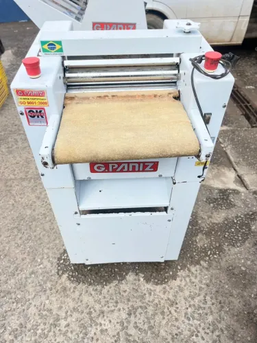 Modelador de pães 