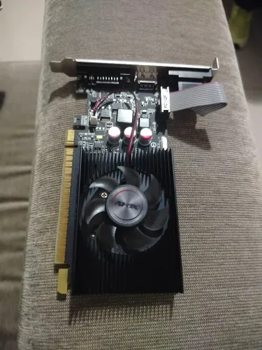 Placa de Vídeo AFOX NVIDIA GeForce GT 730 4GB DDR3 - Low Profile (Perfeito Estado)