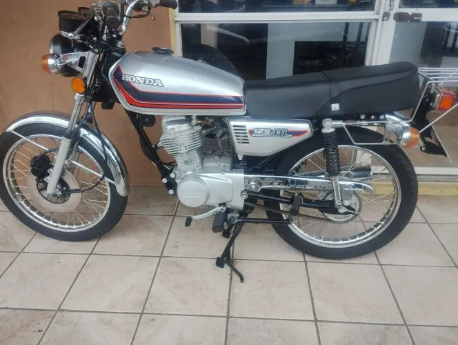 Vendo ou troco Honda ML 125 1981