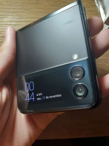 Galaxy Z Flip 3 (Tela Quebrada) na Caixa - Troco por S20+, S20 FE 5g ou similar.