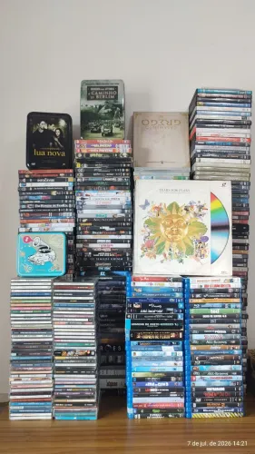 Coleção de Blu Ray , DVDs, CDs e Laser Disc