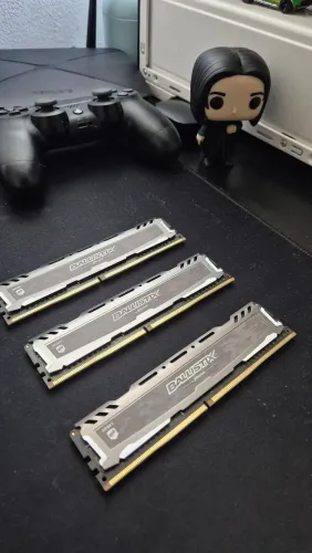 Kit 16GB RAM DDR4 2666Hz Crucial Ballistix (Ou vendo separado: 2x4GB e 1x8GB)