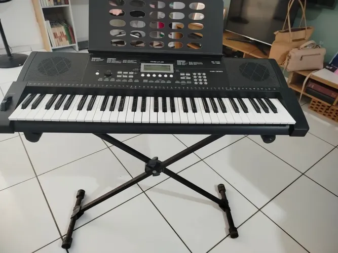 Teclado seminovo , Roland Revas KB330