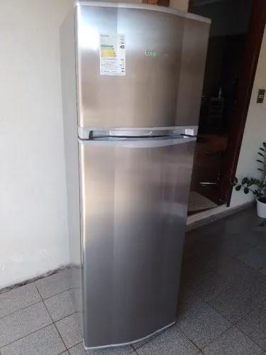 Geladeira Frost Free Duplex cor inox, funcionando perfeitamente, 340 litros, 220 volts