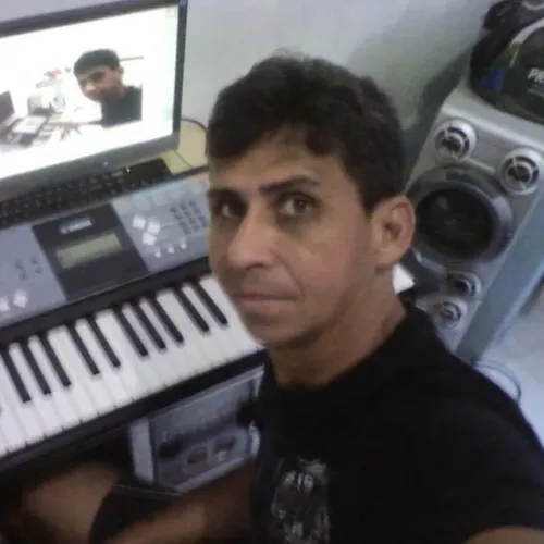 aulas de teclado e violão em domicílio
