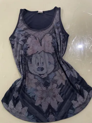 Desapego: blusa regata na cor azul e rosa TAM:P marca:Disney 