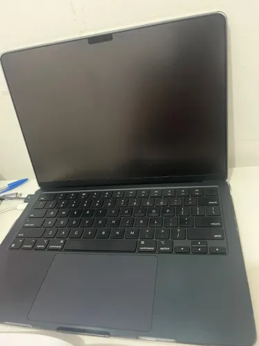 Macbook Air M3 MidNight 13,6" 8gb, 256SSD (não aceito troca)
