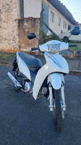 Honda Biz 110i - 2024 Impecável