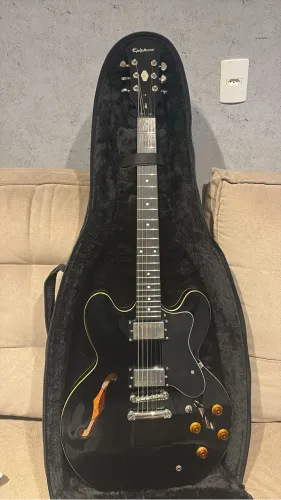 Guitarra Semi-acústica Epiphone ES-335 Dot