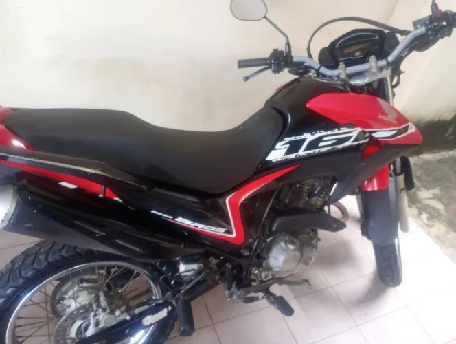 Moto bem conservada único dono 