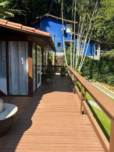 Linda Casa inserida a mata atlântica