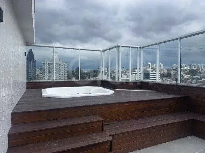 Cobertura com 4 quartos, 2 suítes e 227m² privativos no Estreito