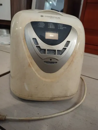 Máquina de pão - panificadora Cadense 127v