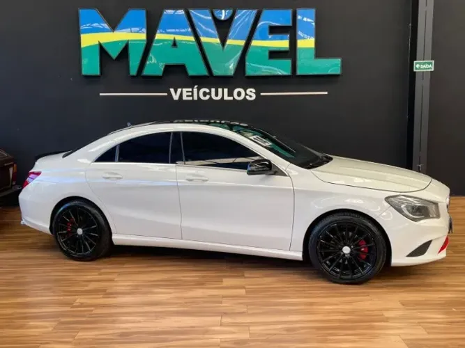 Mercedes-Benz CLA-200 Urban 1.6 TB 16v/flex Aut. 2014