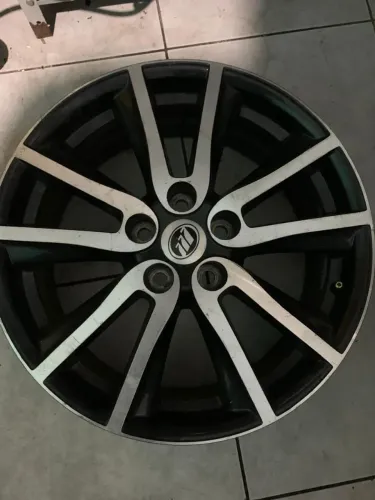 Roda aro 18 esportiva só tenho 1 uma roda 