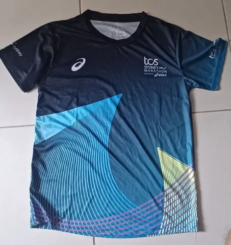 Camiseta ASICS Maratona de Sydney nova P