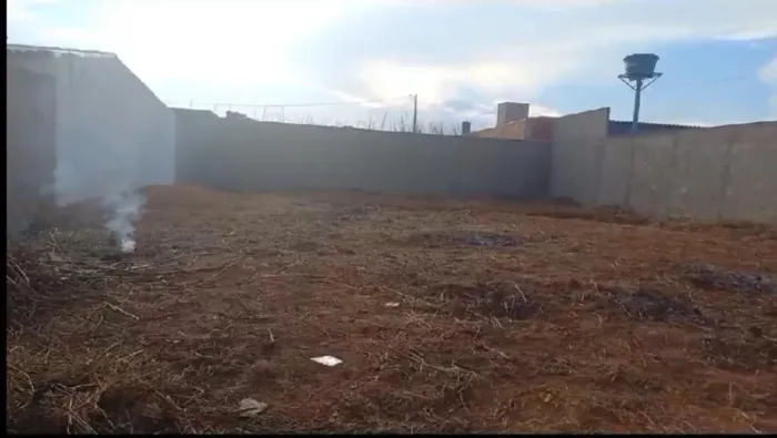 Vendo Lote 400 m2 condomínio fechado murado chapiscado 26 Set