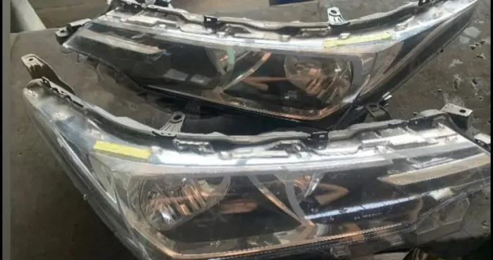 Par de Farol Toyota Corolla