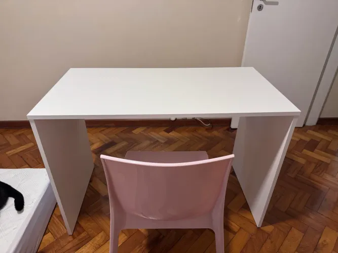 Vendo bancada com cadeira
