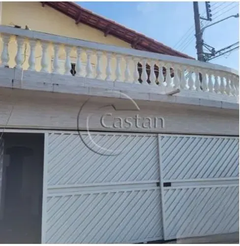 sobrado de esquina com 160 m² + dois sobrados nos fundos