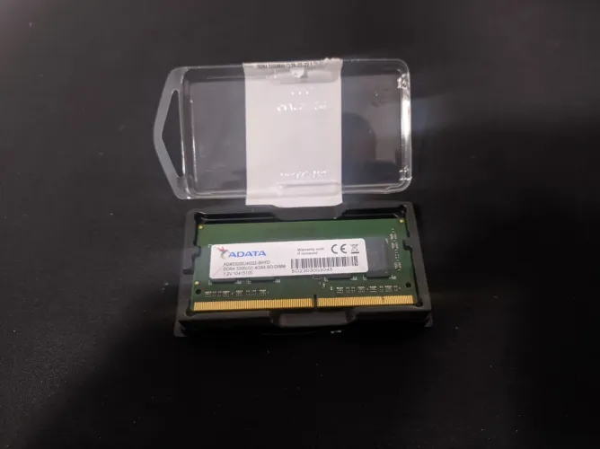 Memória ram Ddr4  4GB ADATA 3200 mhz pouquíssimo tempo de uso 