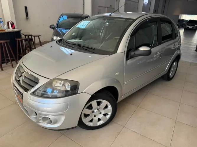 Citroen C3 GLX 1.4/ GLX Sonora 1.4 Flex 8V 5P 2012