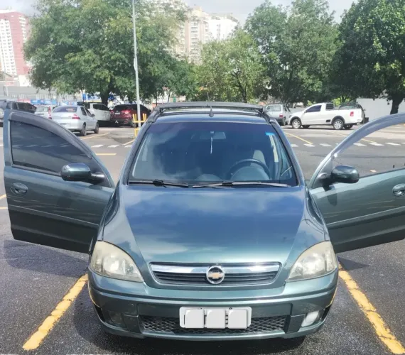 Chevrolet Corsa Hat. Premium 1.4 8V Econoflex 5P 2009