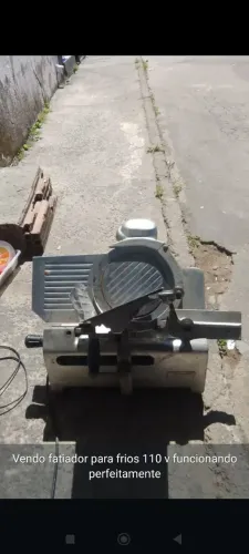 Vendo faridoe de frios funcionando perfeitamente retirar no local José de Anchieta na