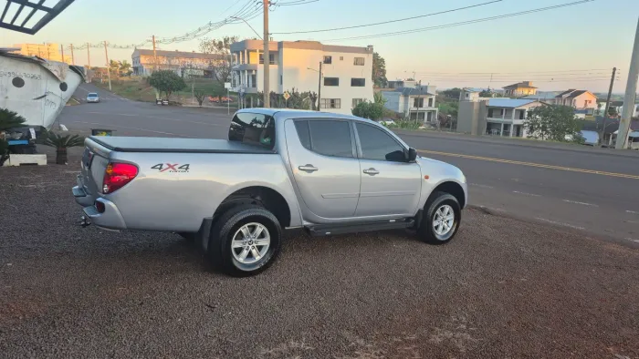 Mitsubishi L200 Triton GL 3.2 CD TB Int. Dies. Mec. 2015