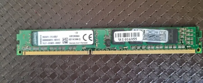 Memórias Kingston 4 GB DDR3 1333 MHz Modelo KVR13N9S84