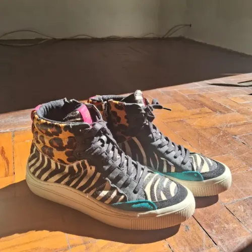 Tênis unisex Shelter, lindo tamanho 42