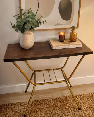 Mesinha vintage retrô década de 50 - design leve e cheio de personalidade