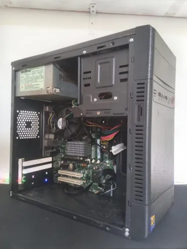 CPU Intel 4GB HD 320GB Win10