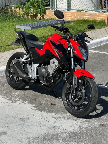 CB 300f 
