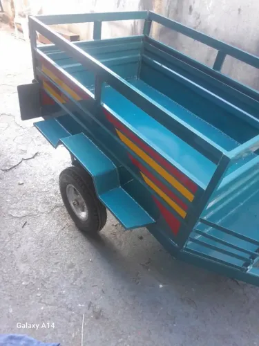 Carretinha de 1,30 m por 90 de 1,20 por 80 e de 1 m por 70 todas são novas