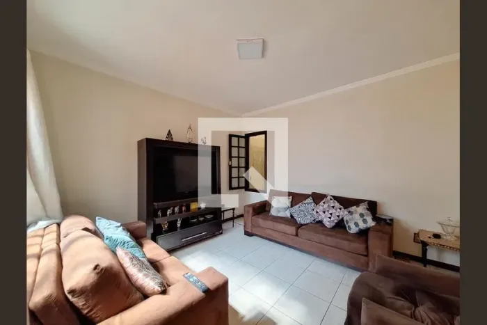 Casa à Venda - Água Fria, 3 Quartos, 170 m2