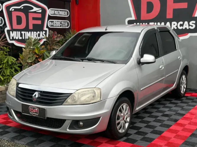 Renault Logan Expression Hi-flex 1.6 16V 4P AUT 2013