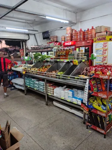 Vendo mercado com mais de 25 anos no mesmo lugar 