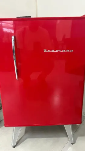Frigobar retrô Brastemp vermelho