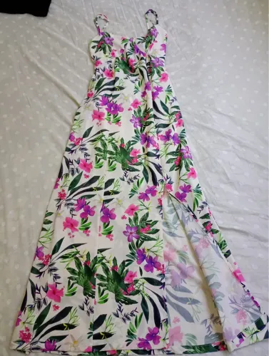Vestido novo da Guess