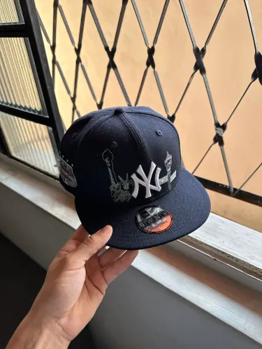 Boné New Era NEW YORK Yankees 56.8cm OG